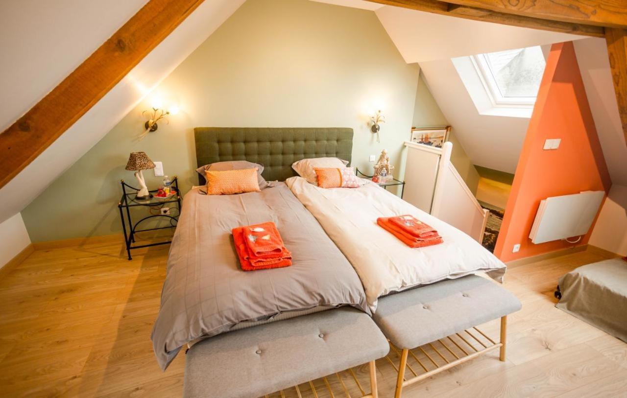 La Petite Maison Pres De L'Eglise Meillac エクステリア 写真